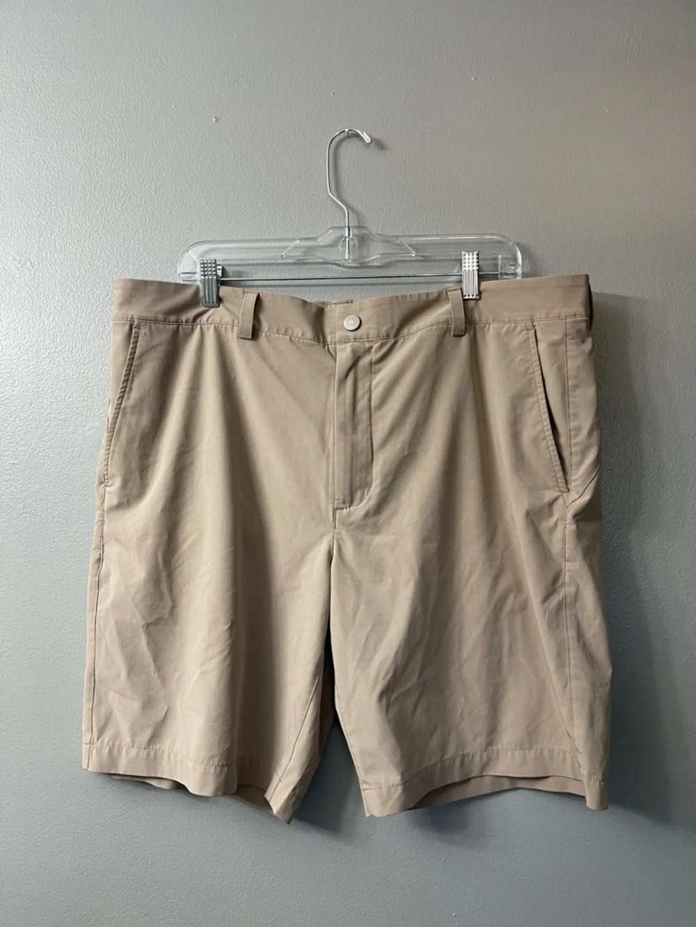 vineyard vines fairway shorts tan golf shorts Men's Tan Shorts 38 - Picture 2 of 6